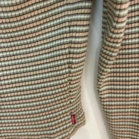 LEVI’s Women’s Brit snap long sleeve ribbed scoop neck knit top Abercrombie - Picture 6 of 9